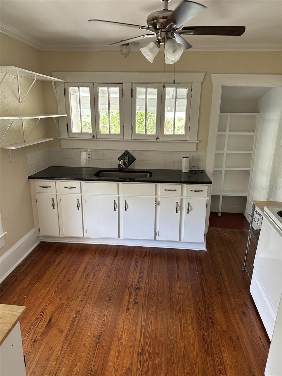 Image 4 of 20 For 205 Voorhis Avenue