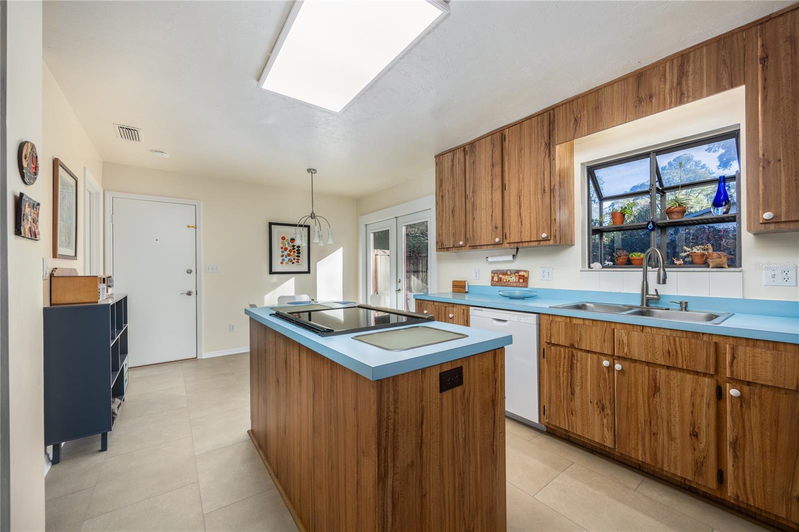 Image 10 of 43 For 2436 37th Terrace