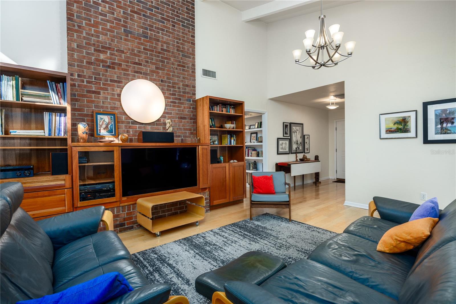 Image 5 of 43 For 2436 37th Terrace