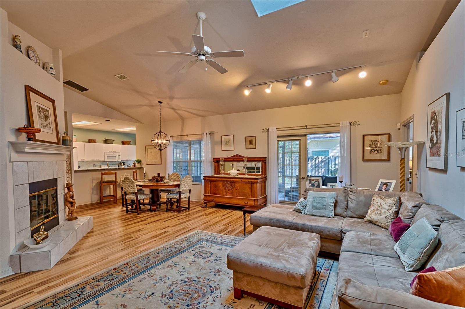 Image 4 of 37 For 4249 37th Terrace