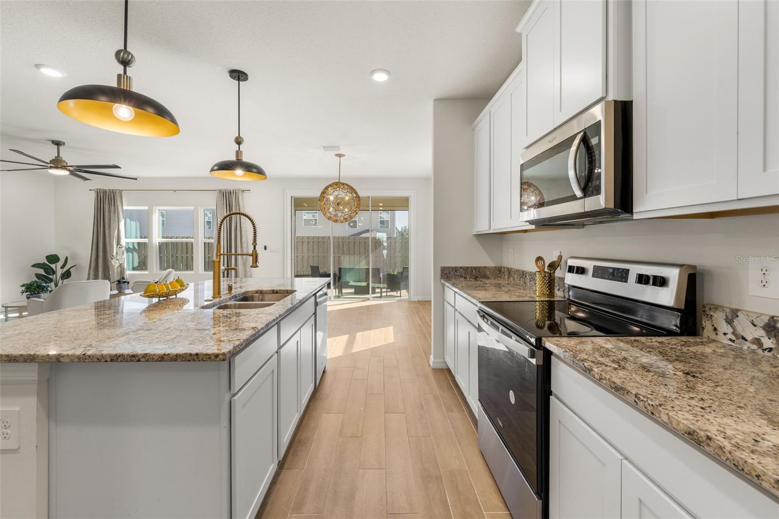 Image 14 of 56 For 1400 132nd Circle