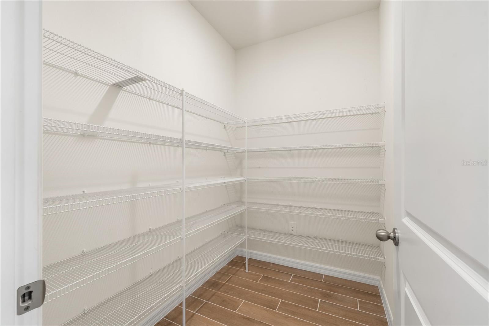 Image 19 of 56 For 1400 132nd Circle