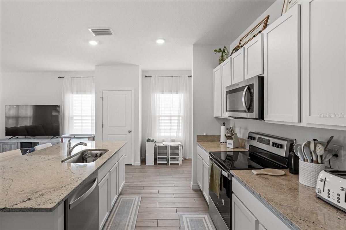 Image 17 of 36 For 5126 47th Lane