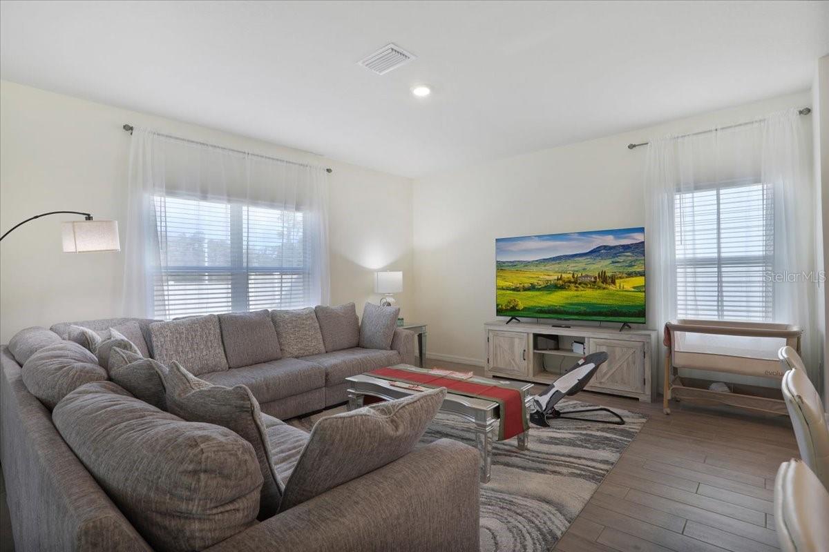 Image 8 of 36 For 5126 47th Lane