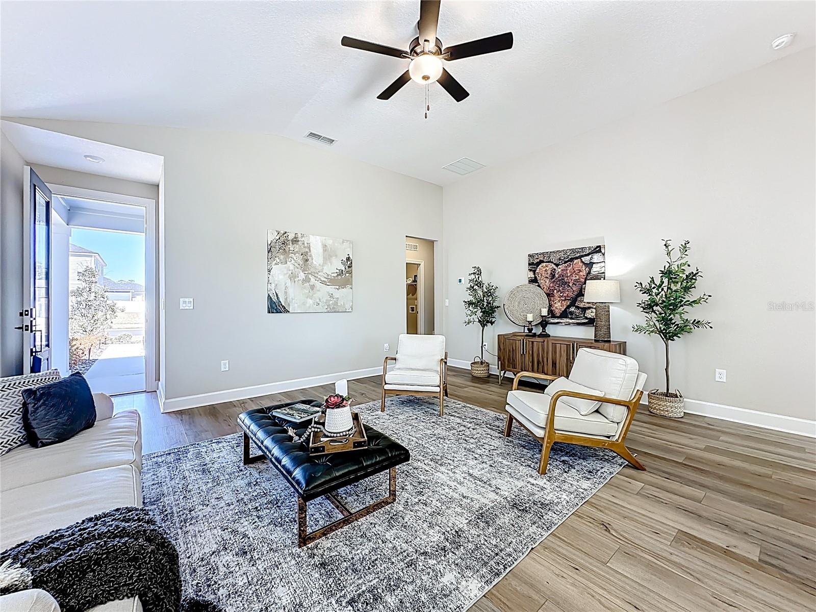 Image 4 of 45 For 3941 Gareys Ferry Way