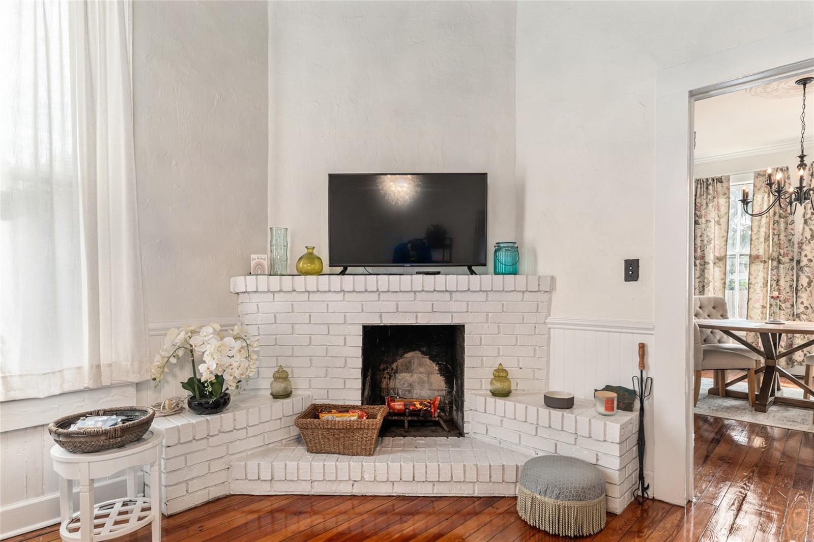 Image 10 of 61 For 160 Saint Johns Street