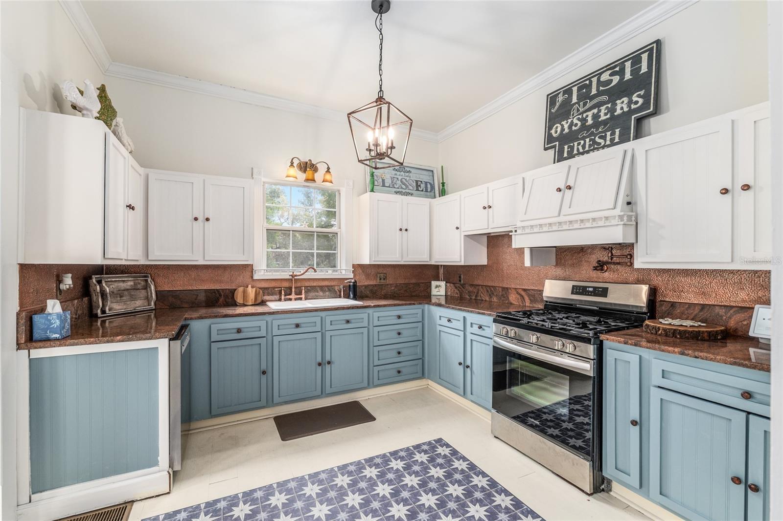 Image 18 of 61 For 160 Saint Johns Street