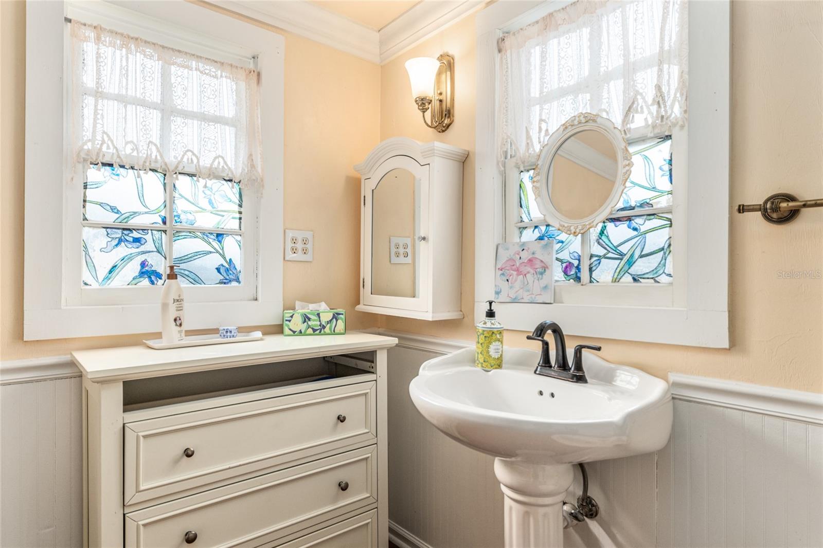 Image 41 of 61 For 160 Saint Johns Street