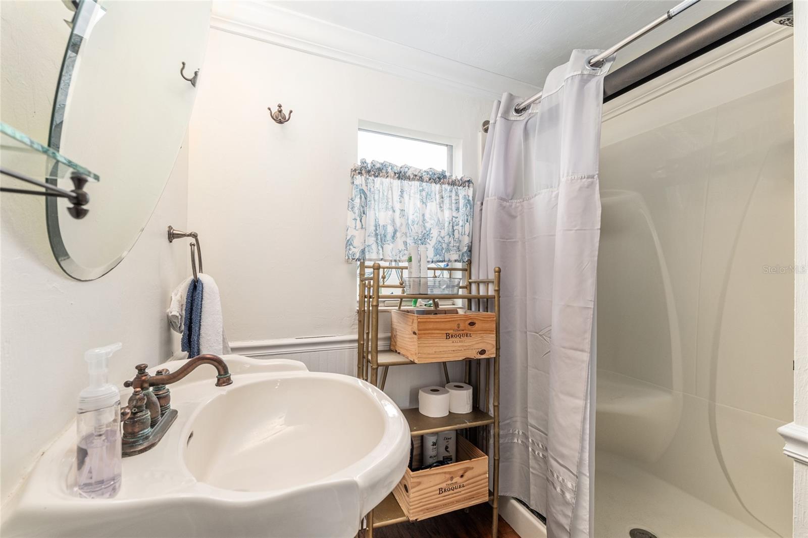 Image 47 of 61 For 160 Saint Johns Street