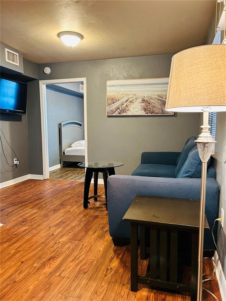 Image 3 of 19 For 1027 5th Avenue