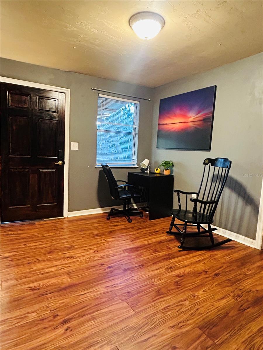 Image 5 of 19 For 1027 5th Avenue