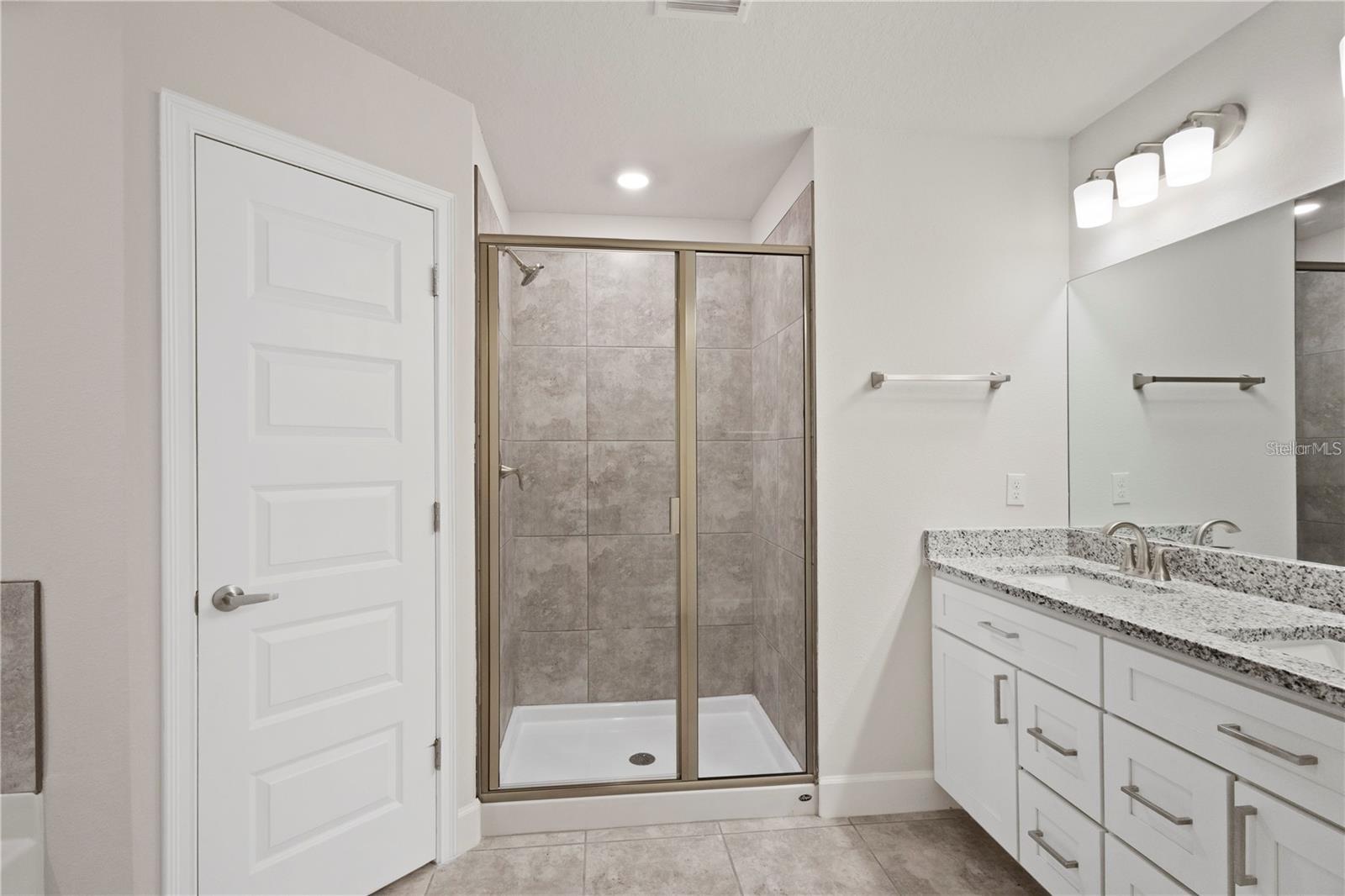 Image 10 of 27 For 525 Bellflower Drive