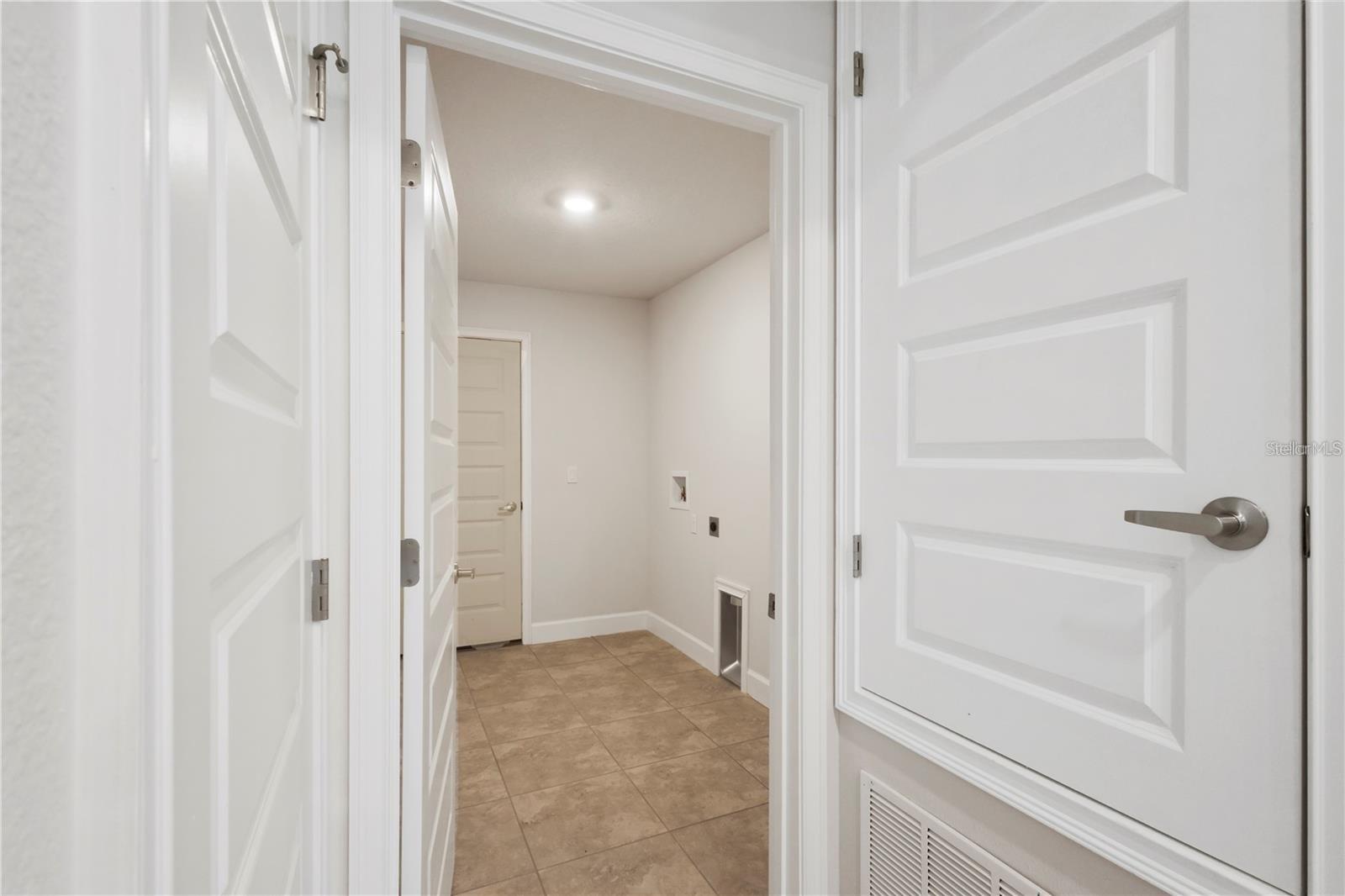 Image 12 of 27 For 525 Bellflower Drive