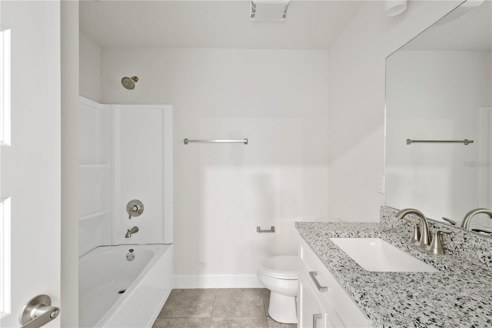 Image 5 of 27 For 525 Bellflower Drive