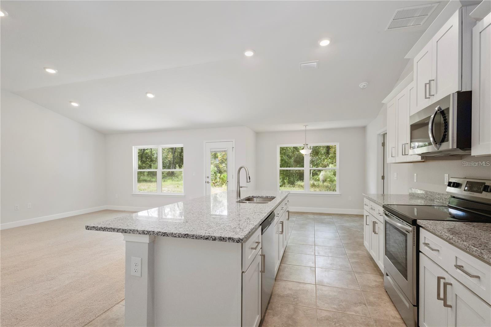 Image 8 of 27 For 525 Bellflower Drive