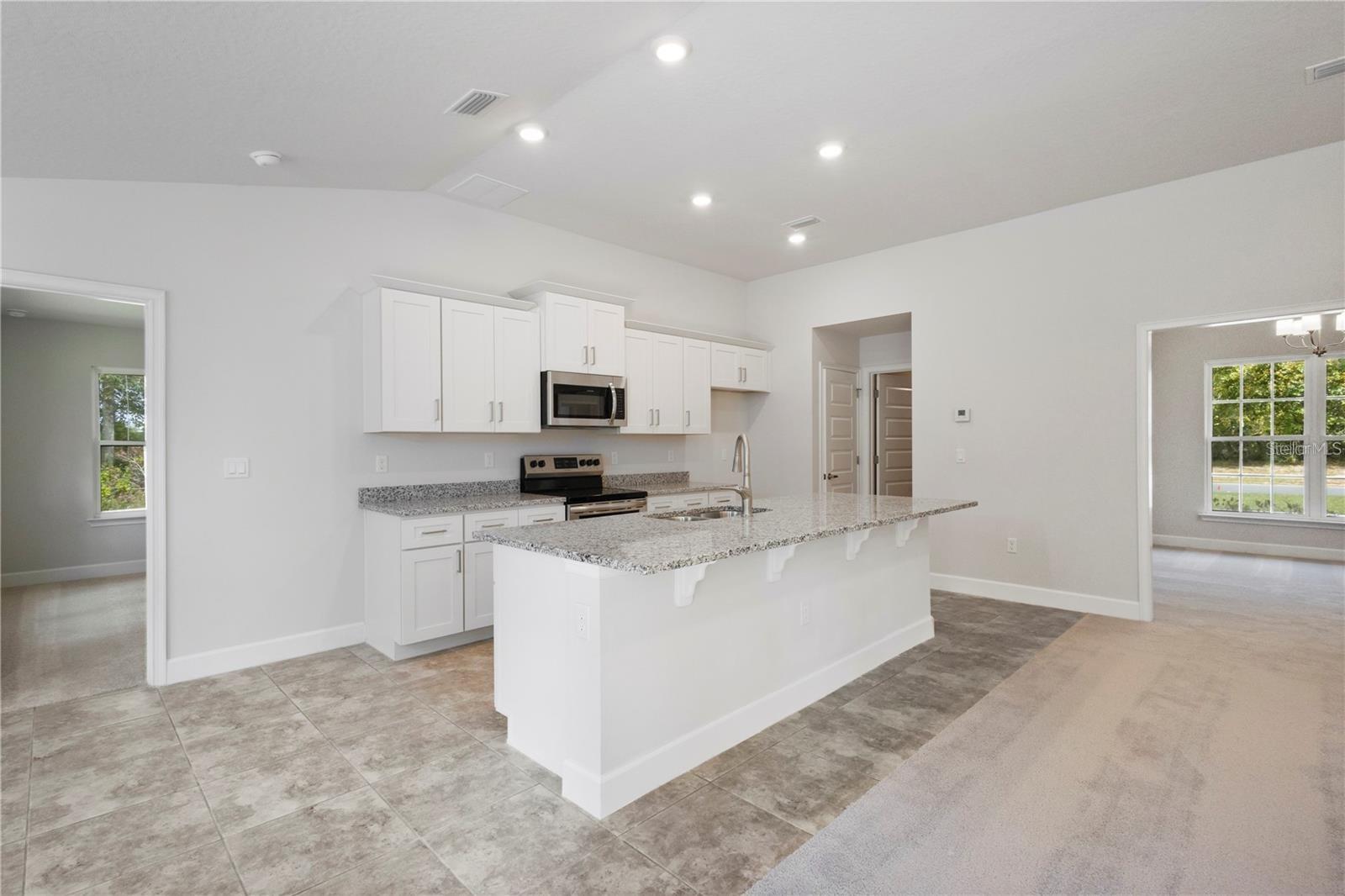 Image 9 of 27 For 525 Bellflower Drive