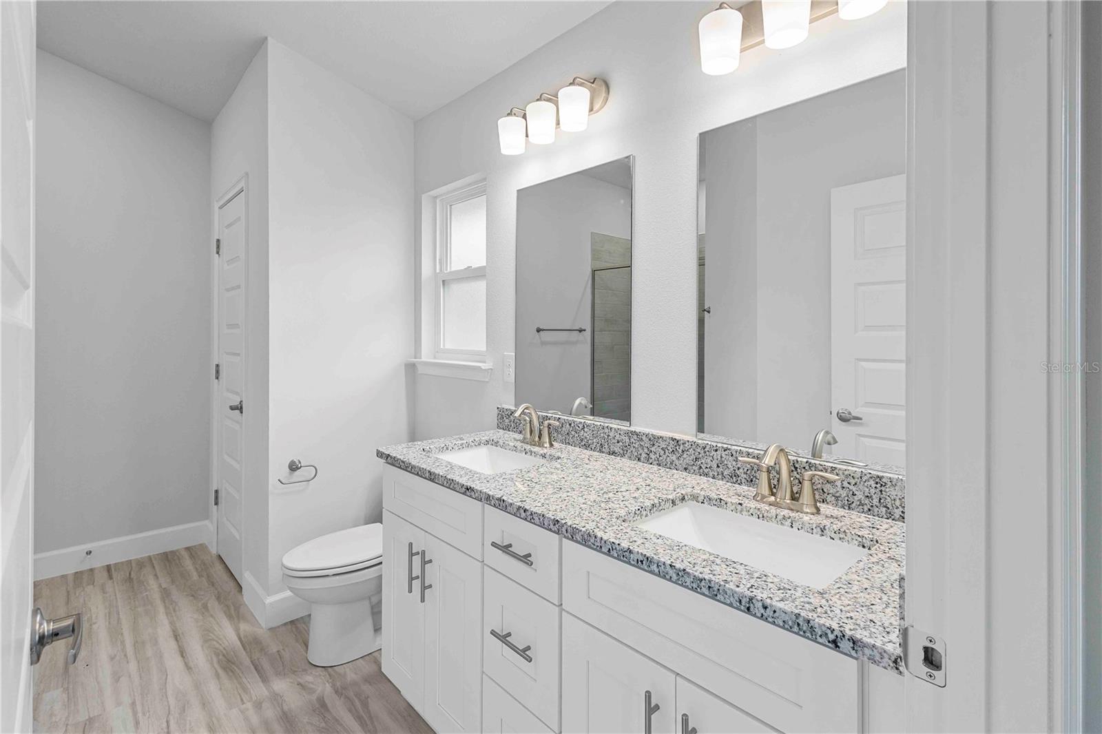 Image 18 of 55 For 424 Silver Palm Drive