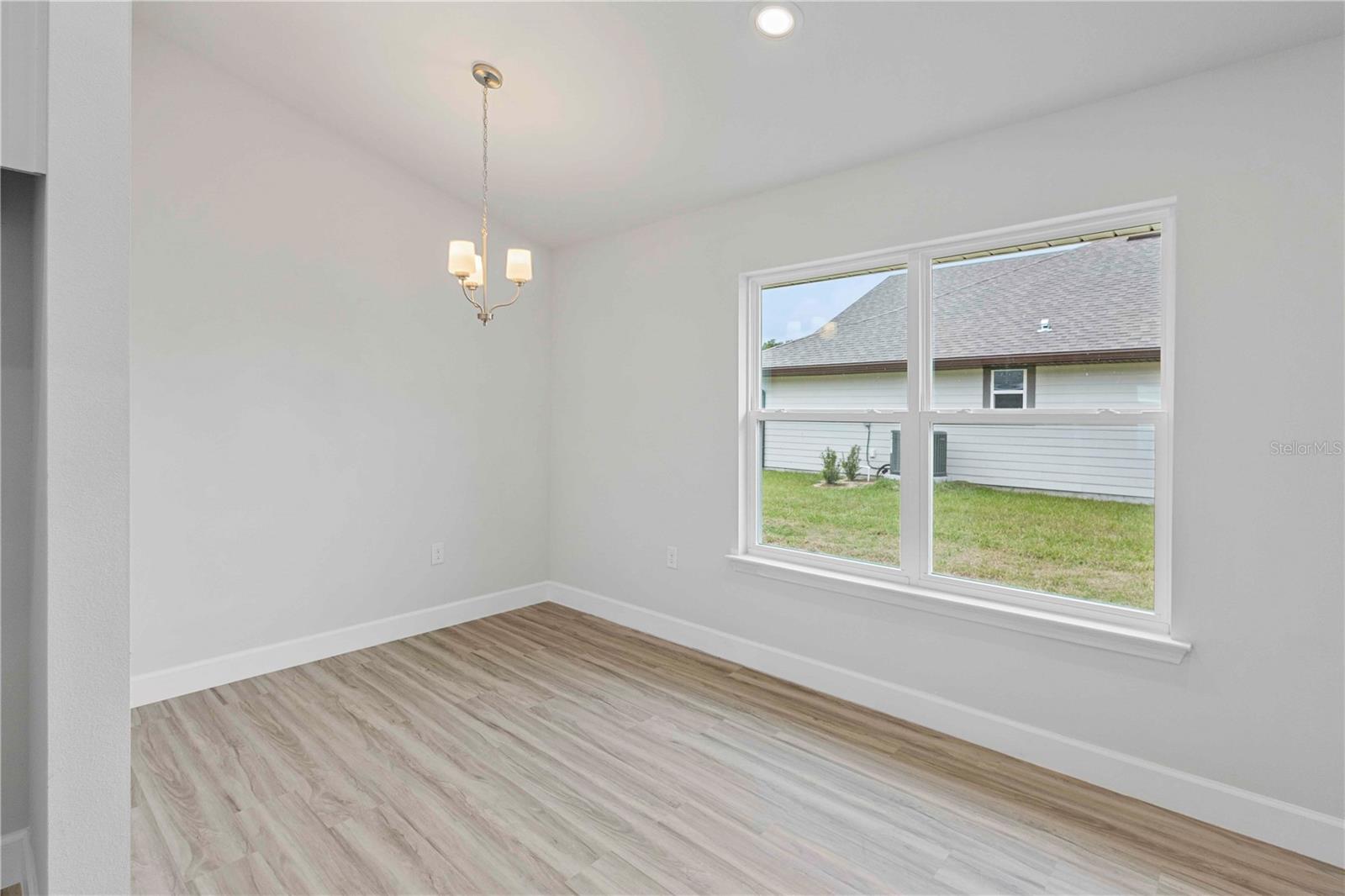 Image 23 of 55 For 424 Silver Palm Drive