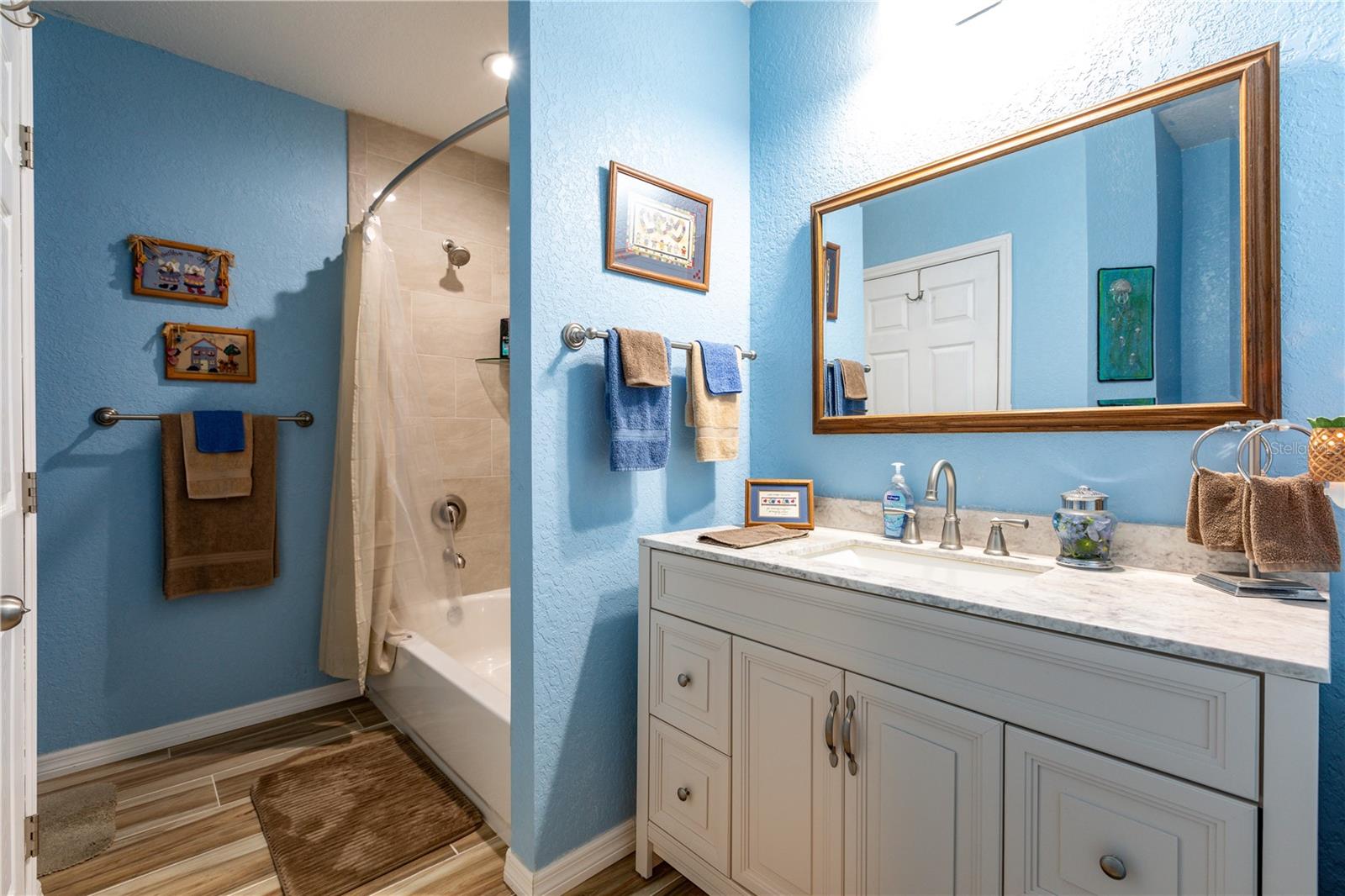 Image 22 of 37 For 402 709 Street