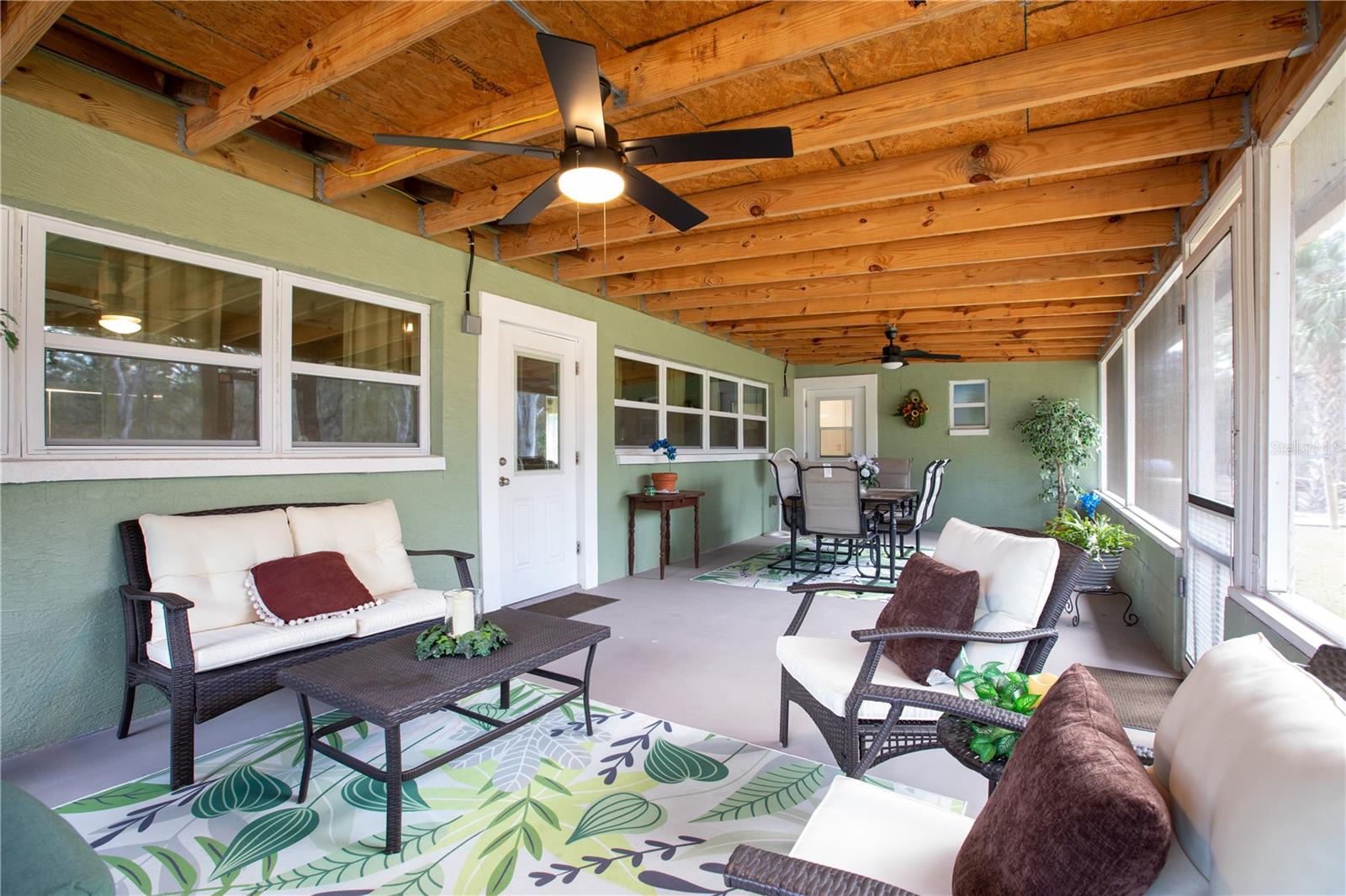 Image 27 of 37 For 402 709 Street