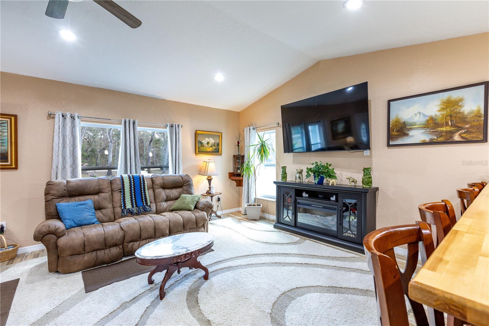 Image 6 of 37 For 402 709 Street