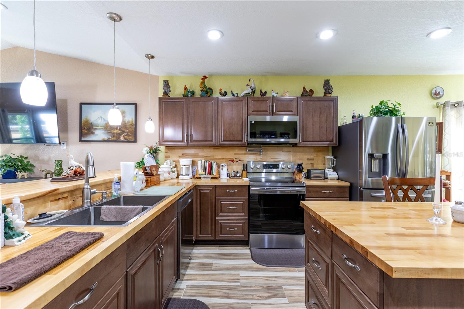 Image 8 of 37 For 402 709 Street