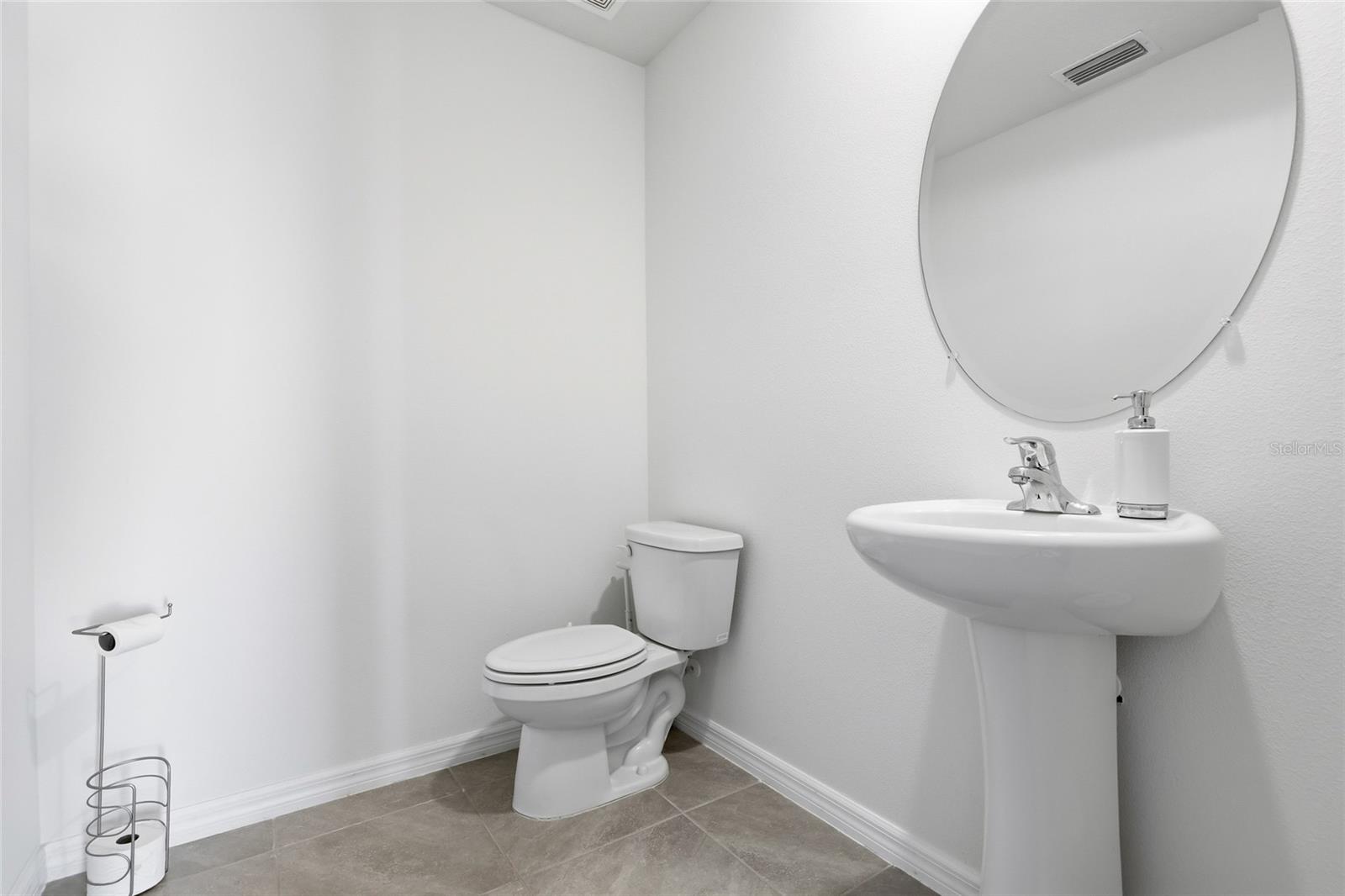 Image 26 of 37 For 24706 11th Place