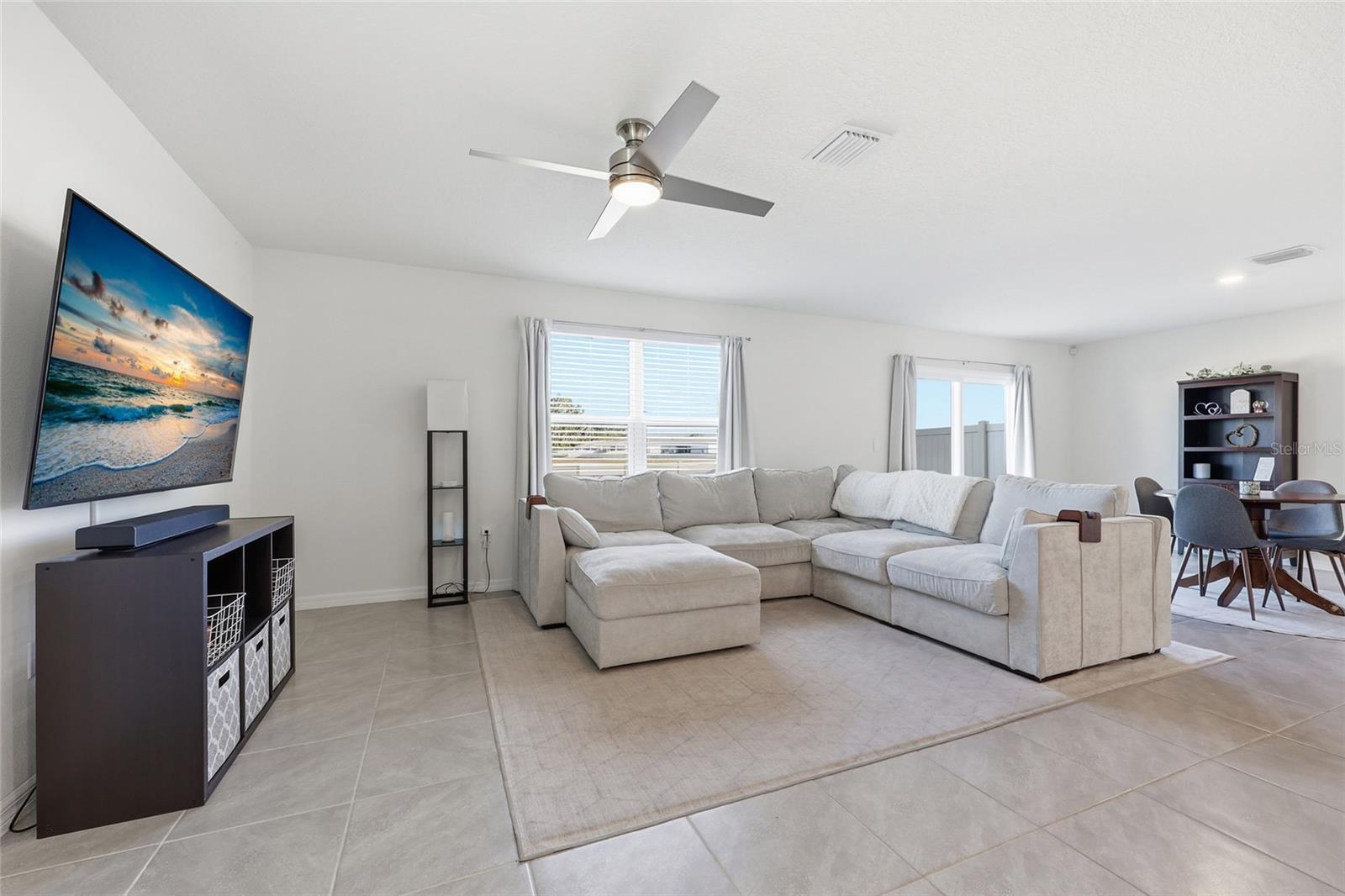 Image 3 of 37 For 24706 11th Place