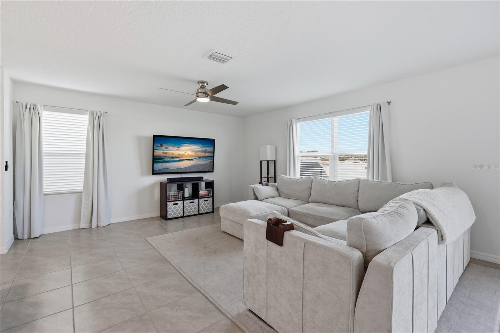 Image 5 of 37 For 24706 11th Place