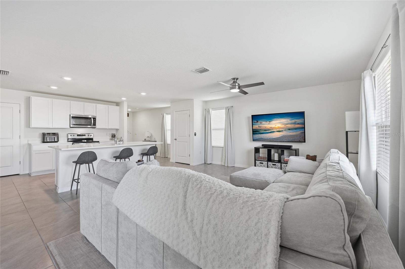 Image 6 of 37 For 24706 11th Place