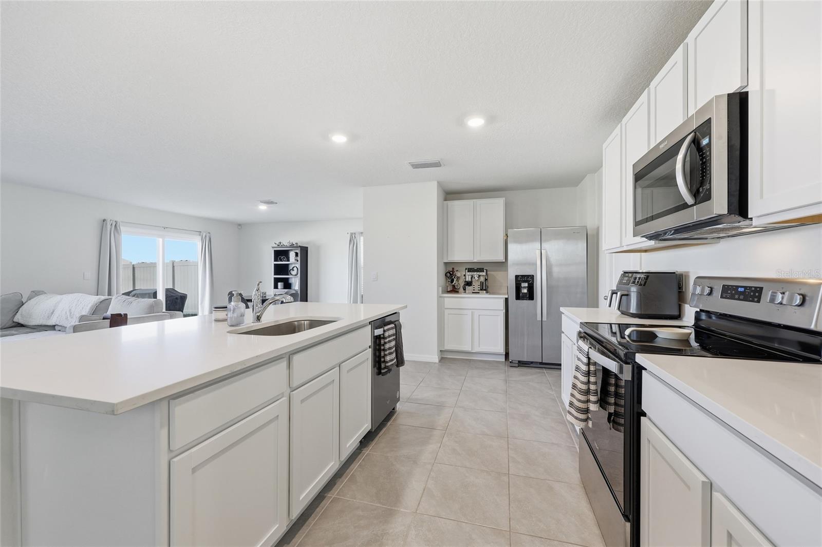 Image 7 of 37 For 24706 11th Place