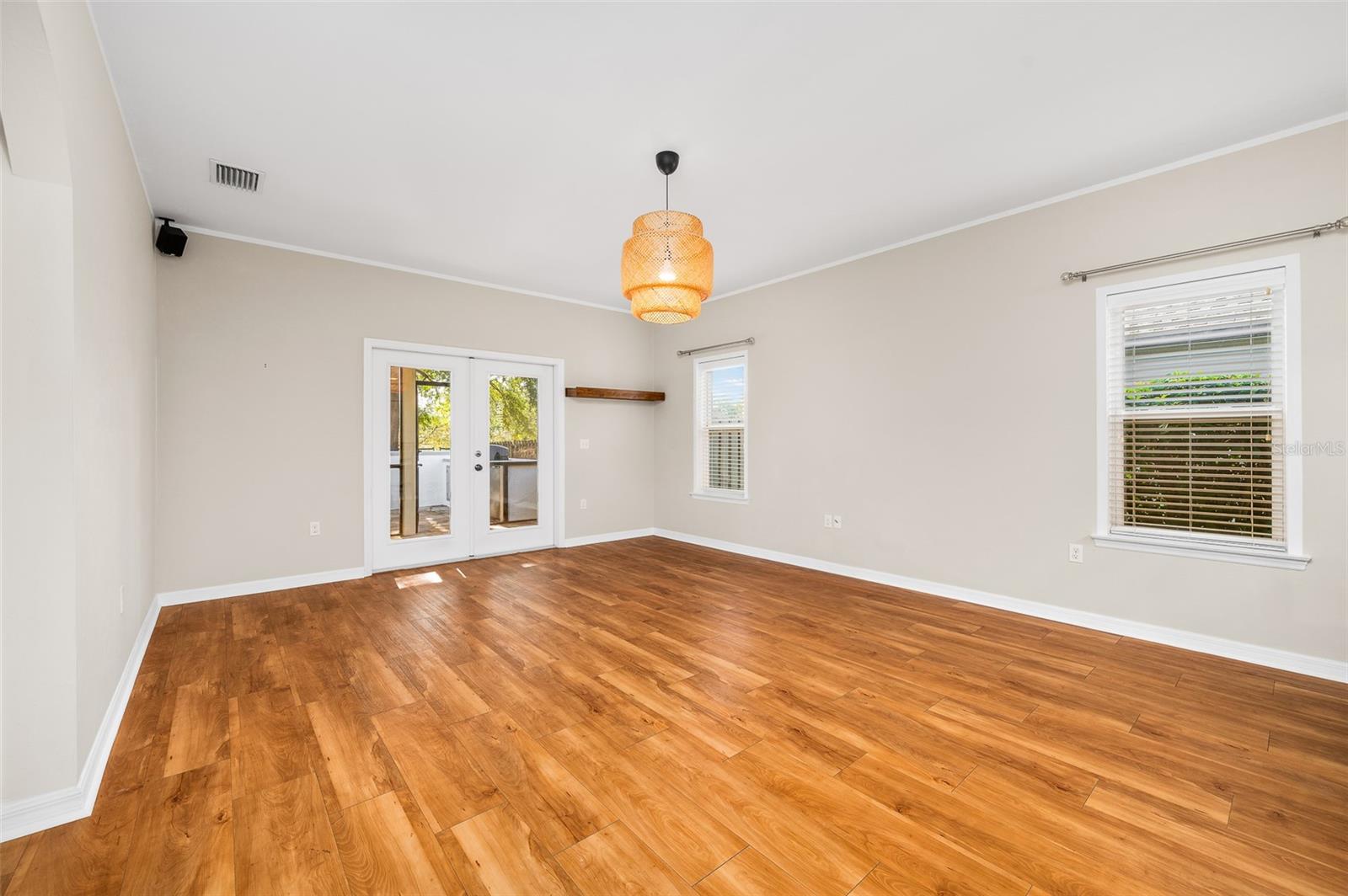 Image 15 of 50 For 7957 77th Avenue