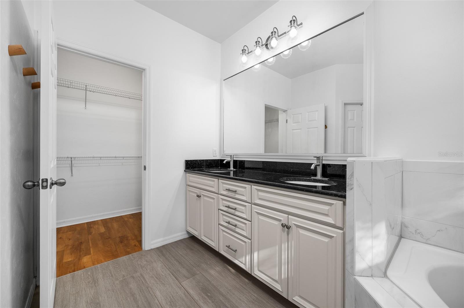 Image 19 of 50 For 7957 77th Avenue