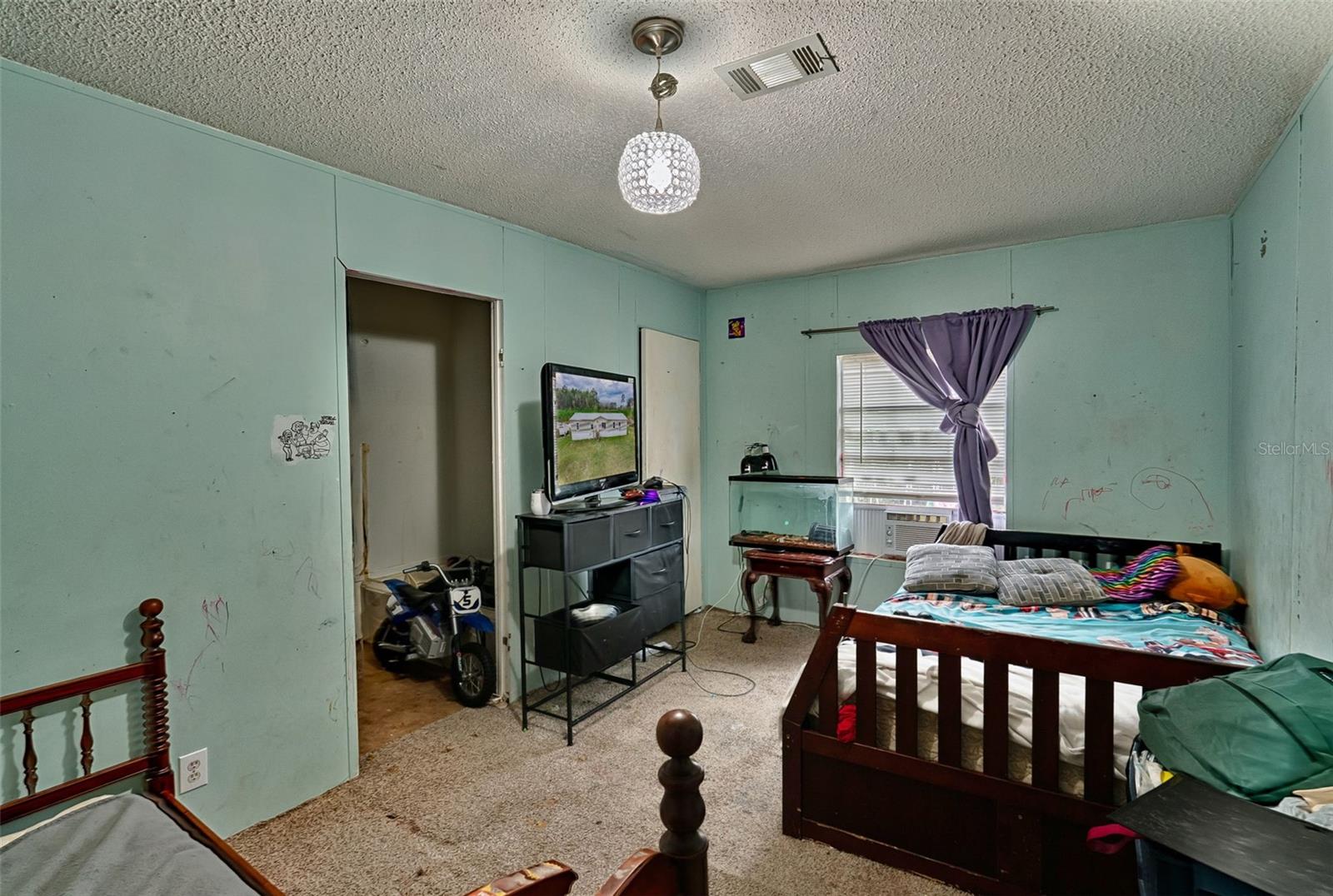 Image 11 of 42 For 134 Powell Place