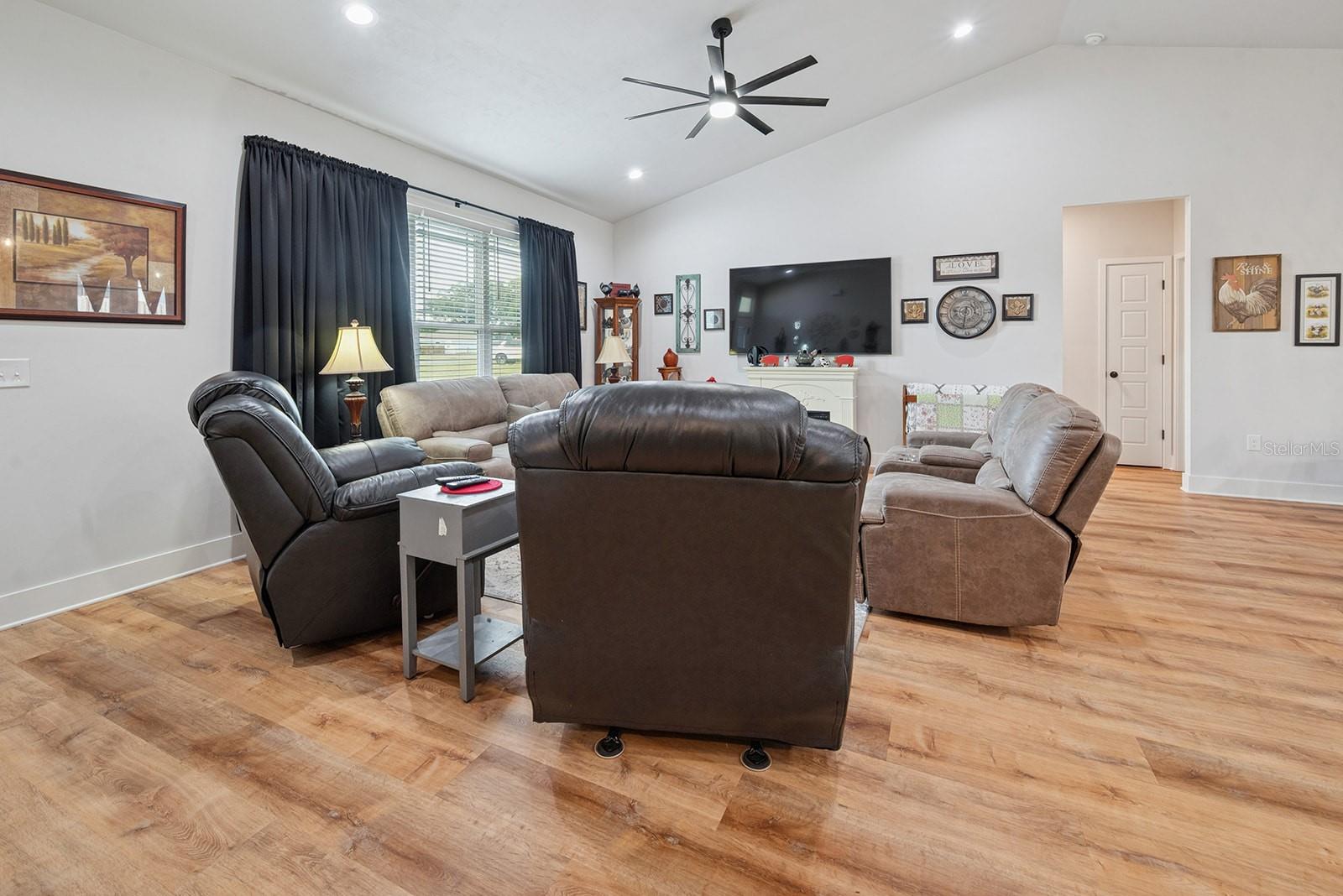 Image 21 of 42 For 181 24th Avenue