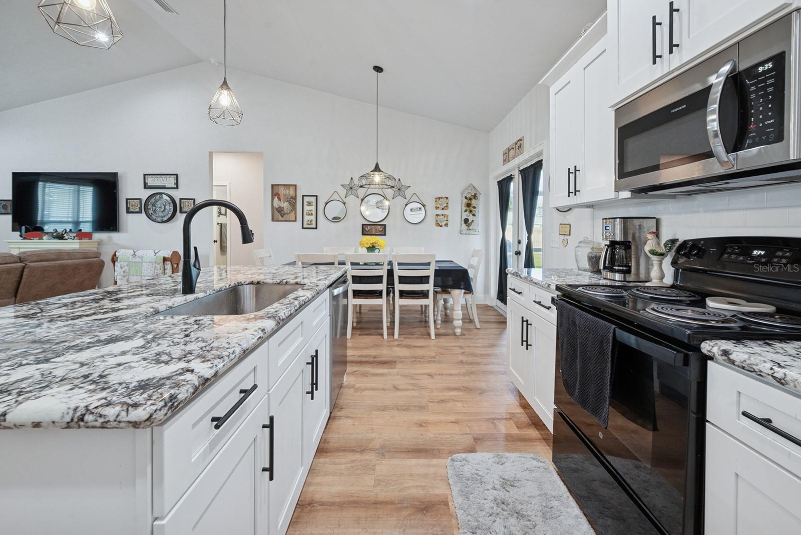 Image 25 of 42 For 181 24th Avenue