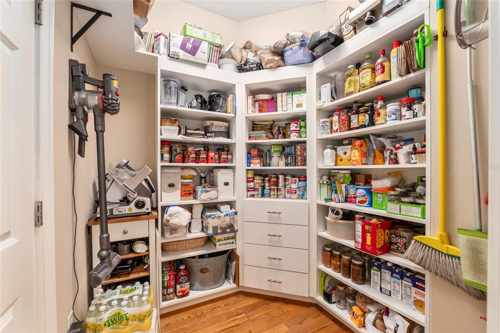 Image 24 of 54 For 5015 91 Terrace