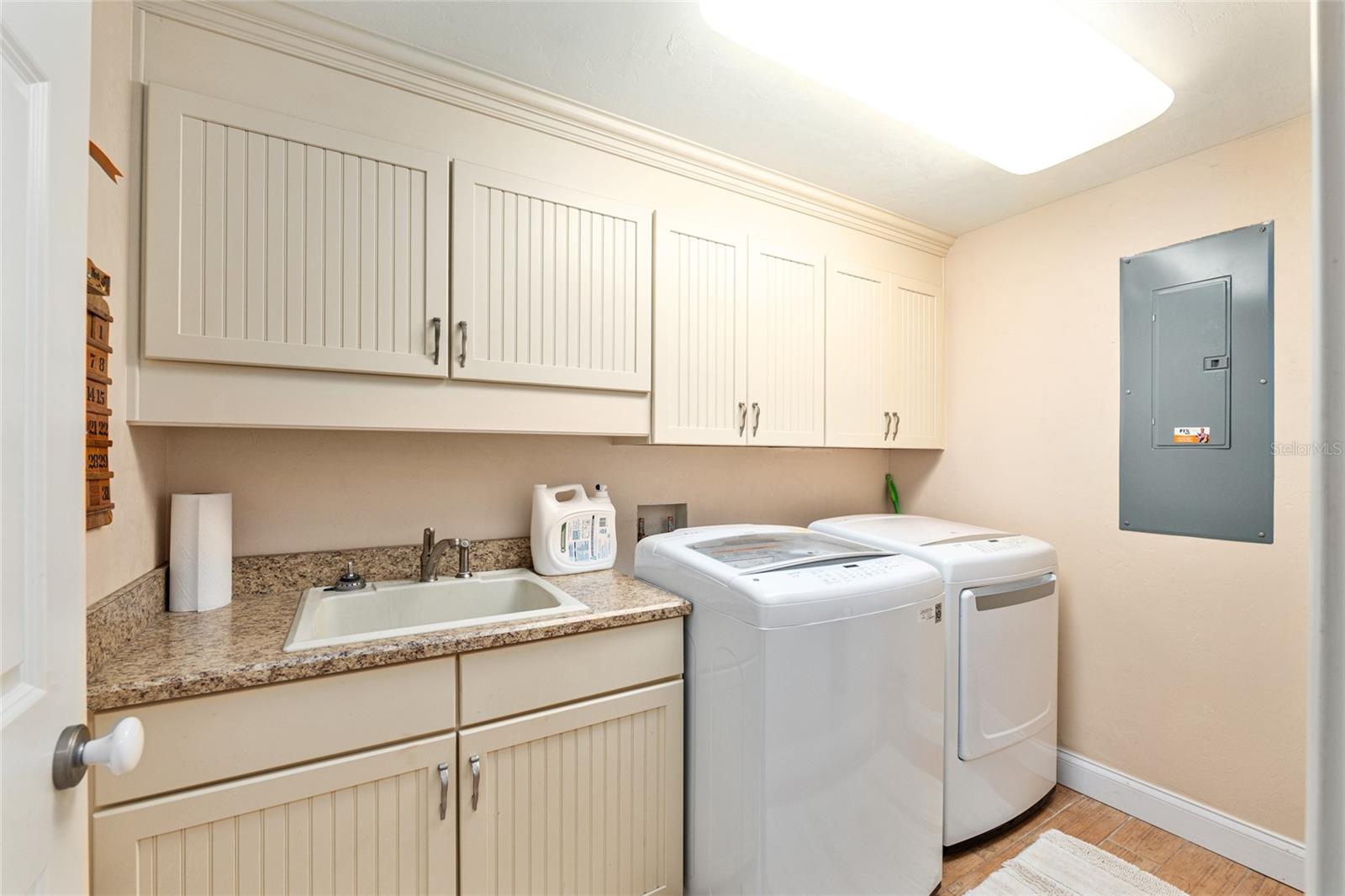 Image 45 of 54 For 5015 91 Terrace