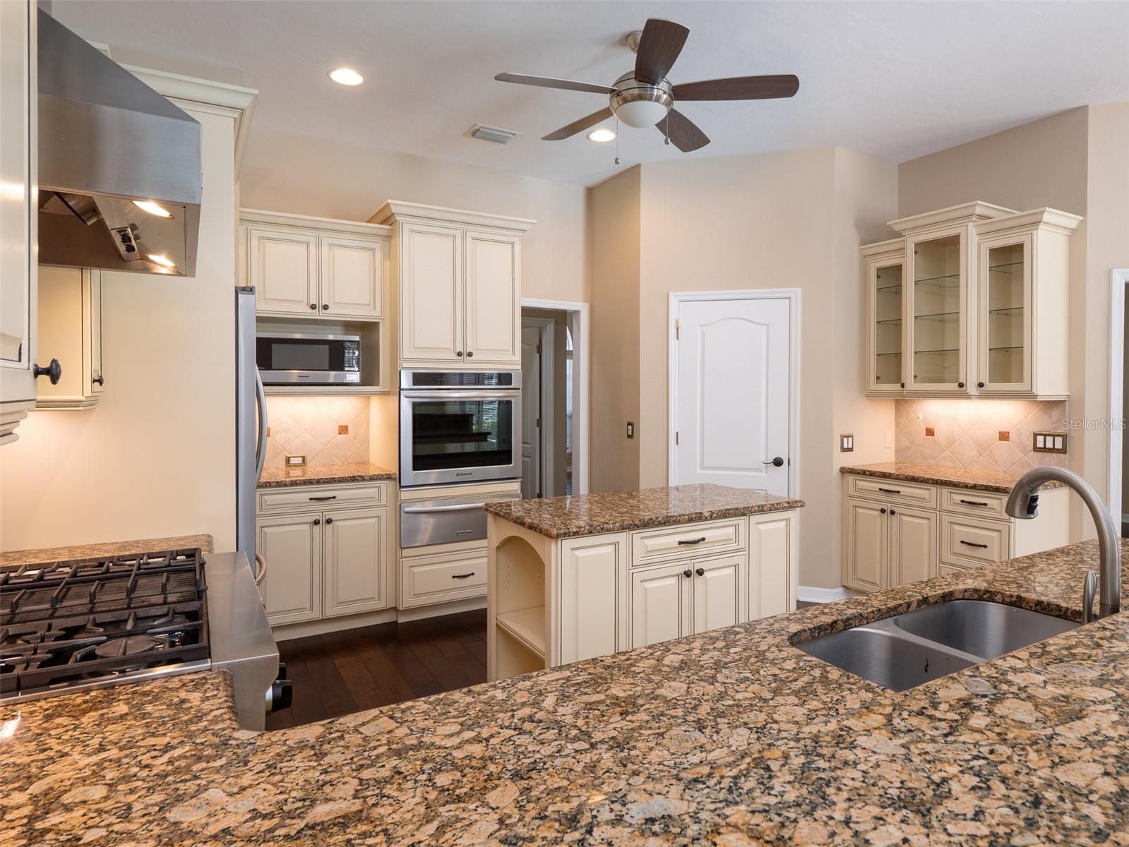 Image 7 of 42 For 10515 21st Avenue