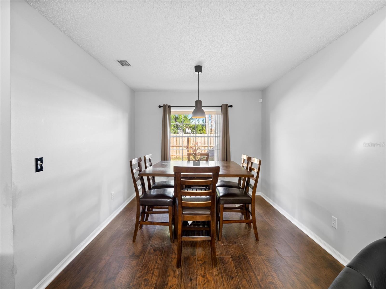 Image 7 of 31 For 1543 Lawndale Circle