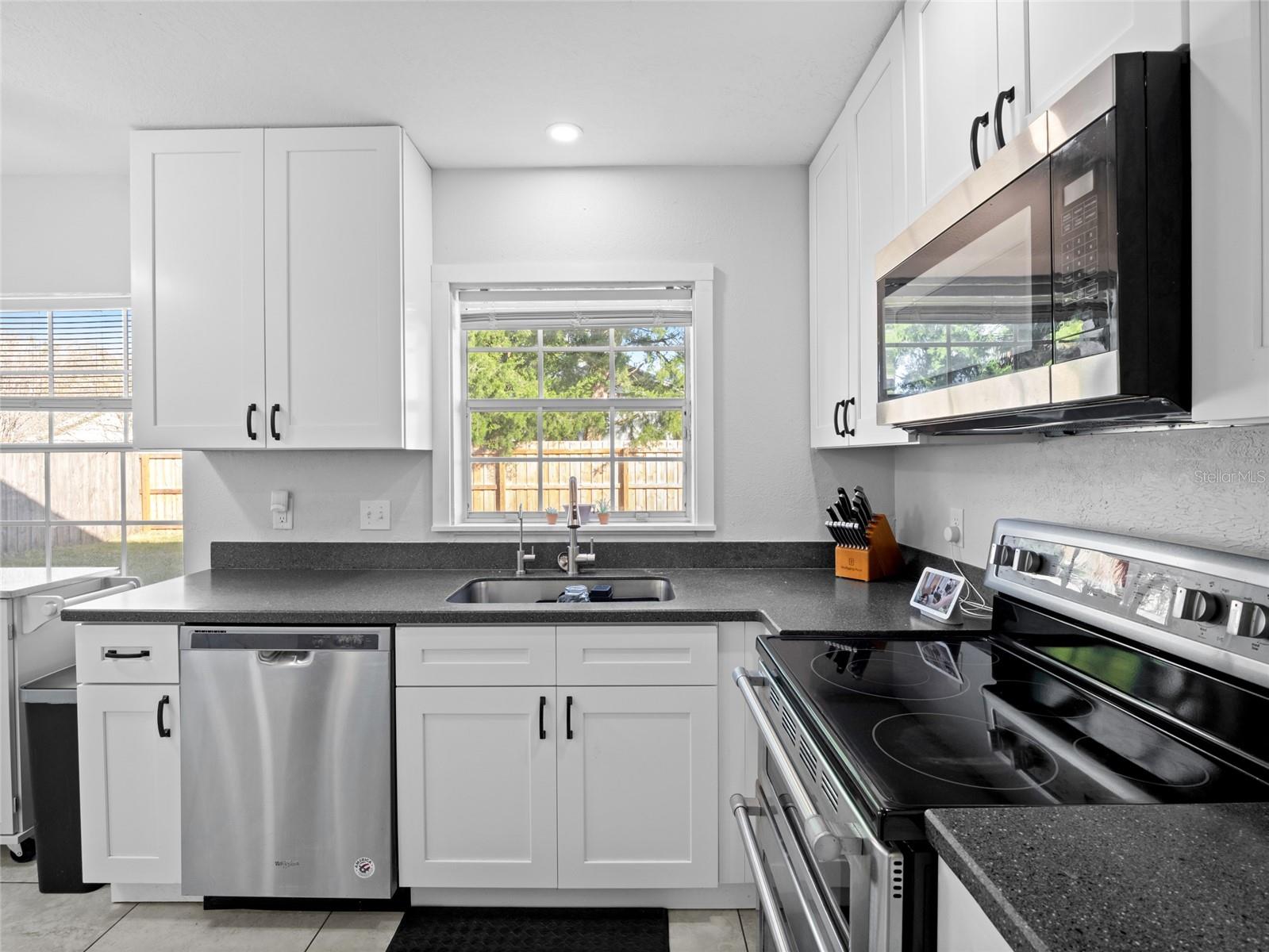 Image 8 of 31 For 1543 Lawndale Circle