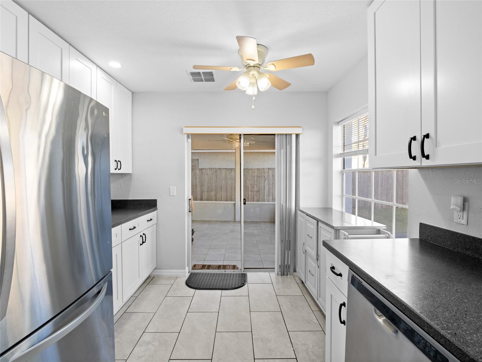 Image 9 of 31 For 1543 Lawndale Circle