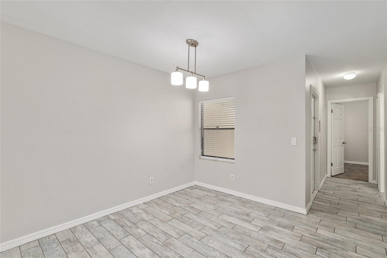 Image 14 of 47 For 7200 8th Avenue S122