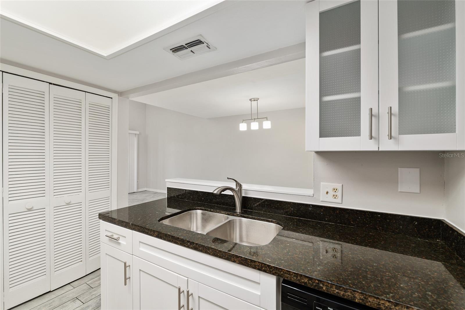 Image 21 of 47 For 7200 8th Avenue S122