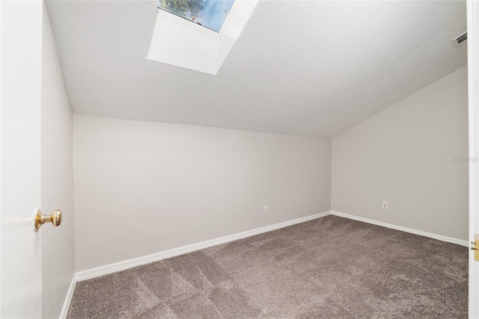 Image 32 of 47 For 7200 8th Avenue S122