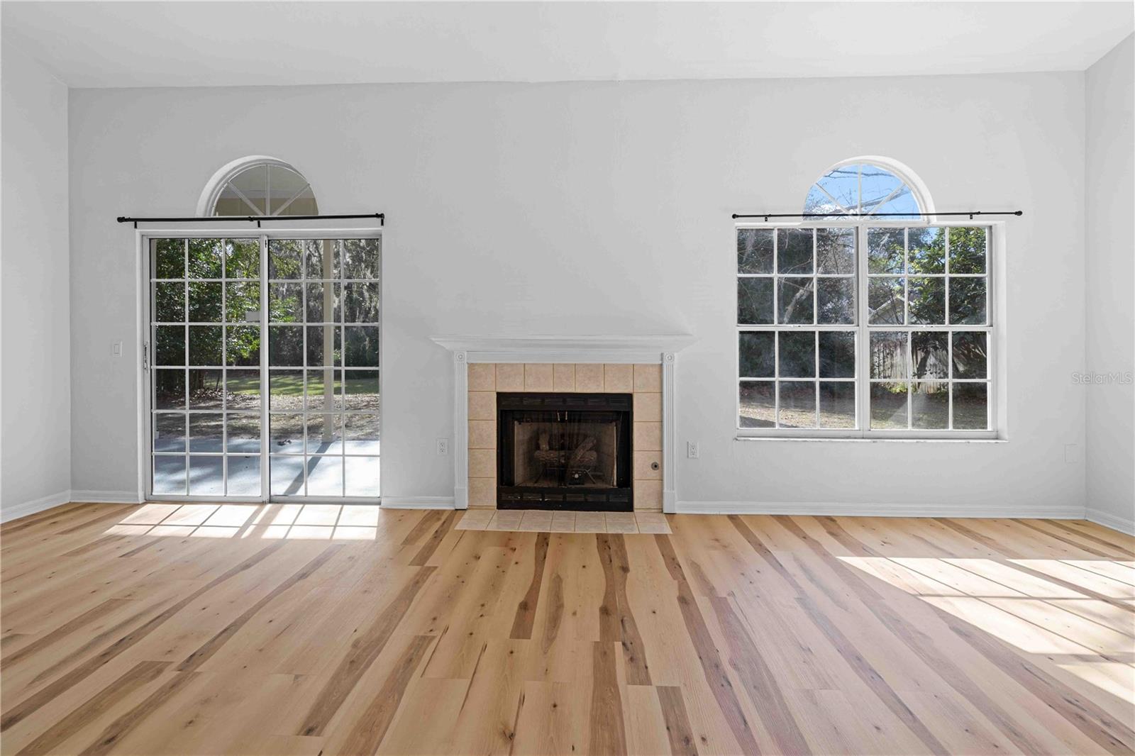 Image 4 of 12 For 4142 59th Terrace