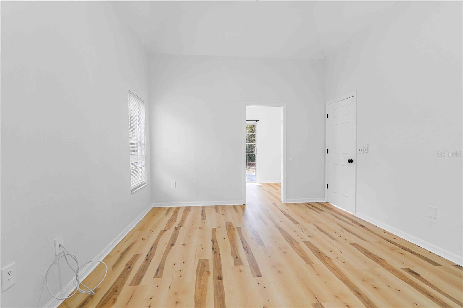 Image 8 of 12 For 4142 59th Terrace