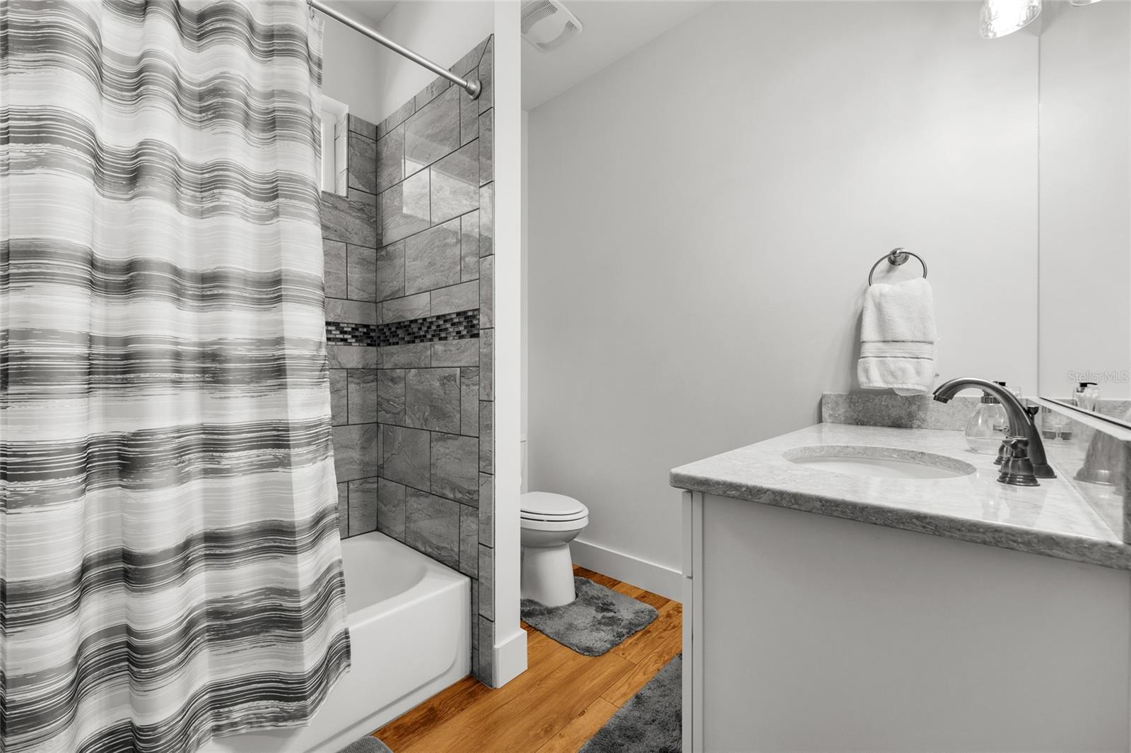 Image 29 of 46 For 4162 27th Lane