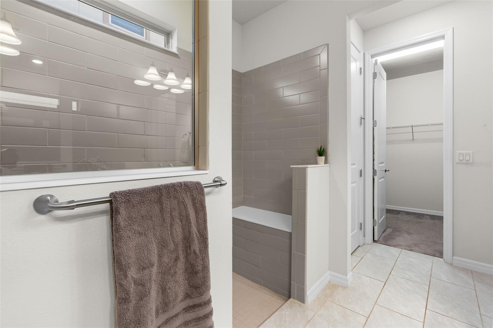 Image 22 of 43 For 2825 Murray Pass