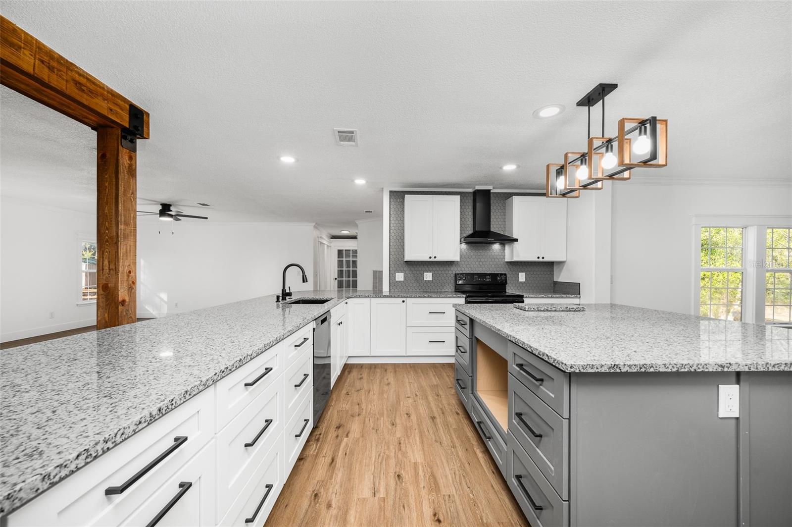 Image 12 of 55 For 13076 154th Street